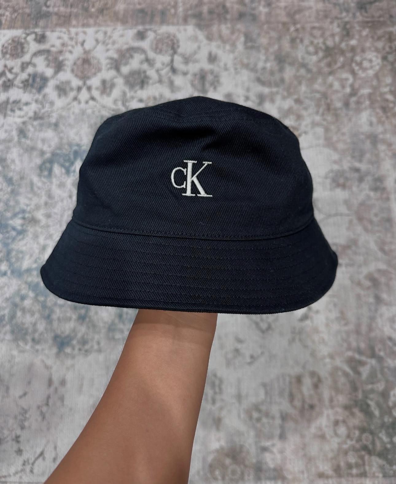 Calvin Klein Bucket Hat (042)