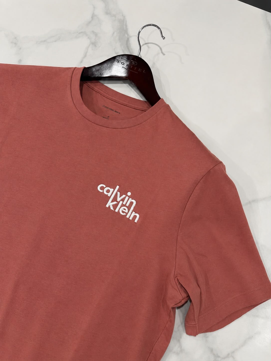CK Graphic Tee Embroidered Mahogany XL