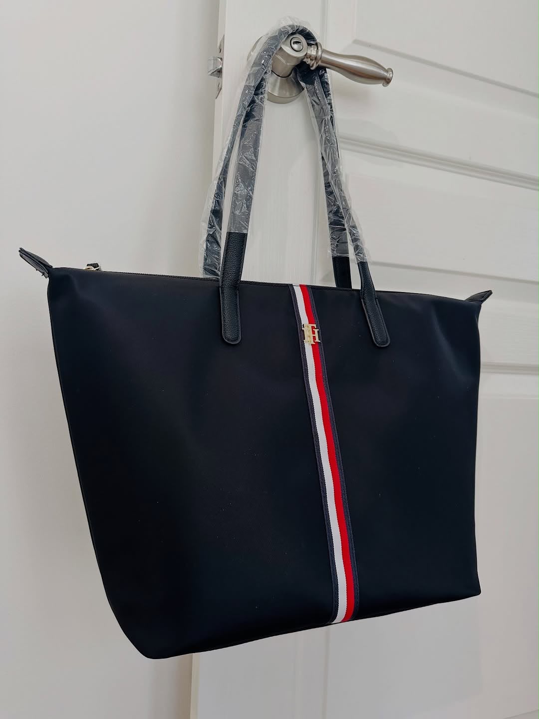 Tommy Hilfiger Women's Darby II Smooth Nylon Tote - Black