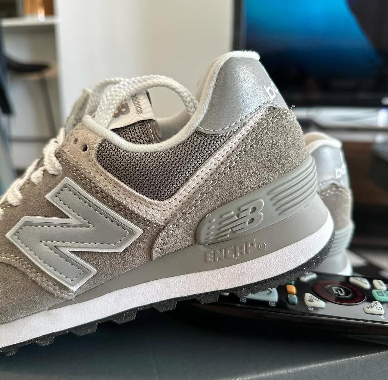 New Balance 574 Women US5