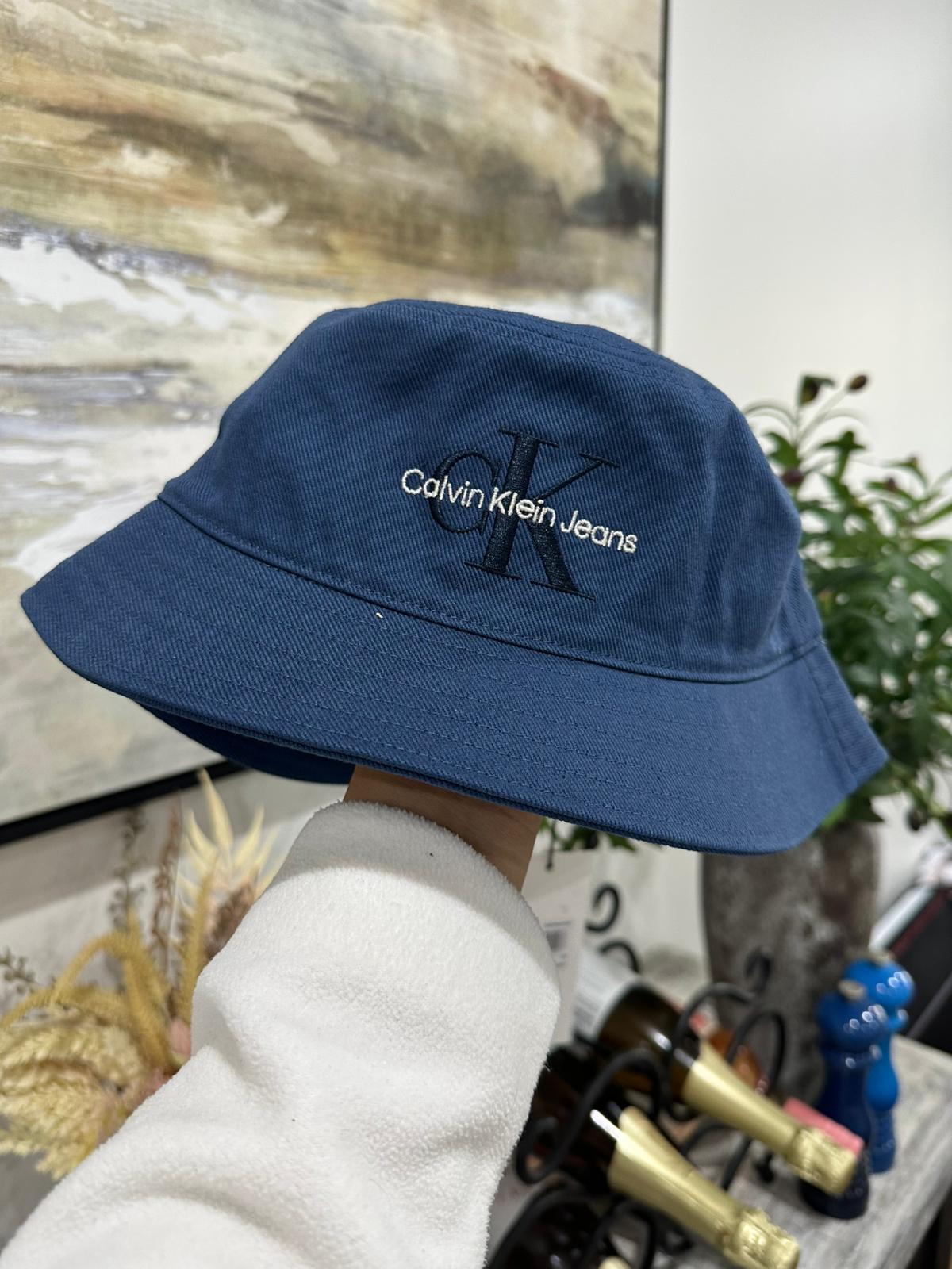 Calvin Klein Bucket Hat (045) – SHOPIDEAS