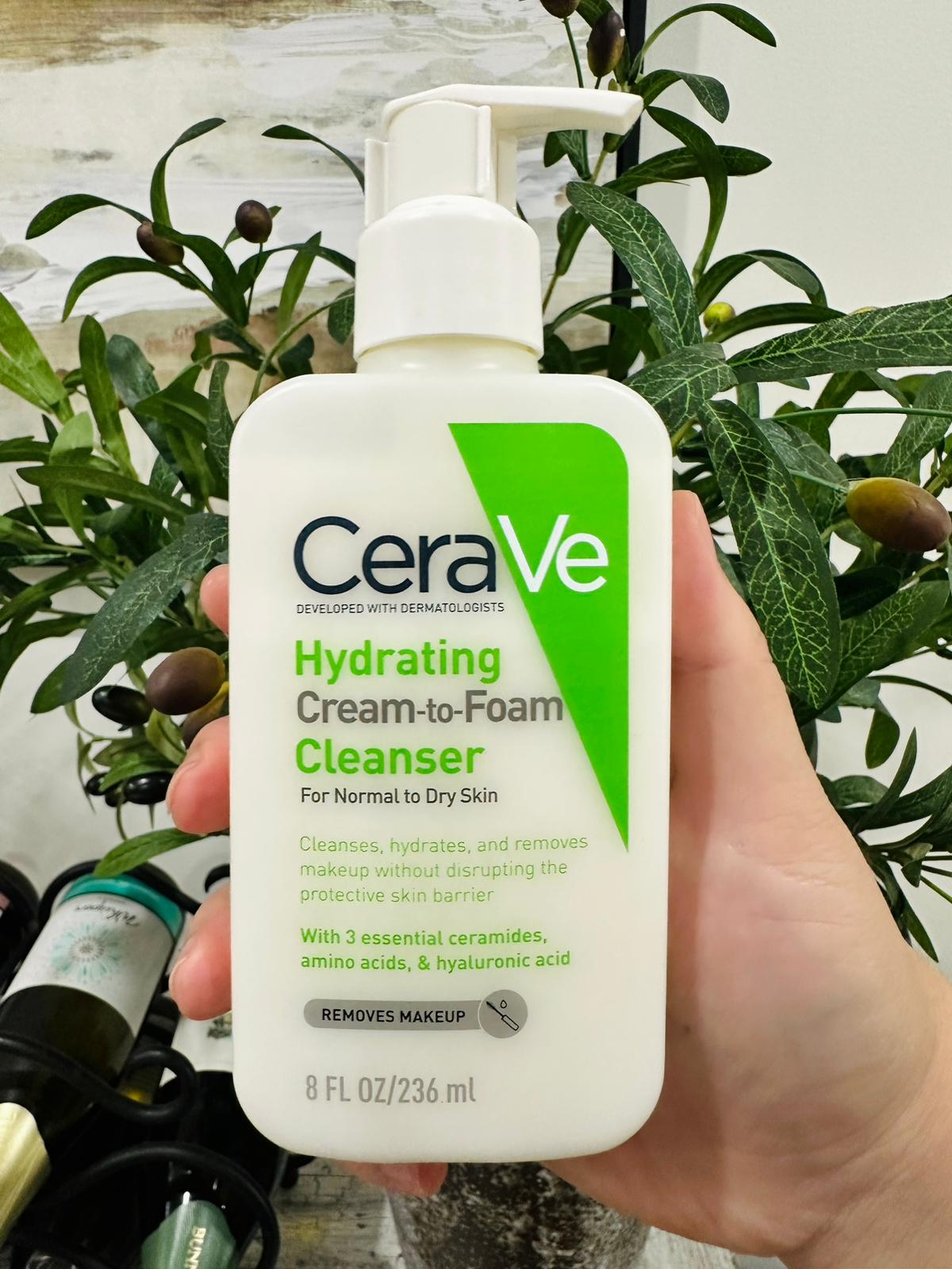 CeraVe Hydrating Cream-to-Foam Cleanser 236mL