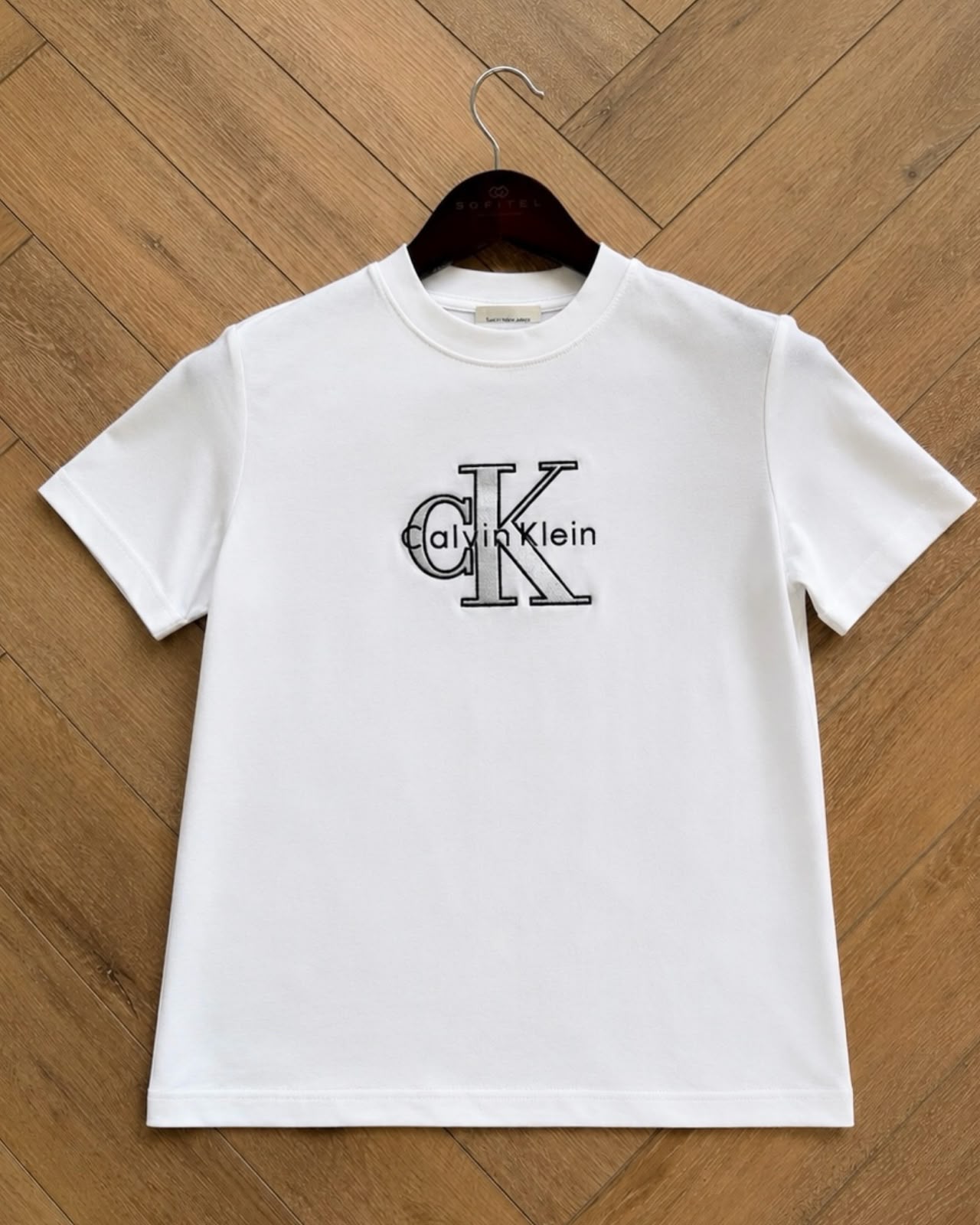 CK Shine Monologo  Brilliant White XL