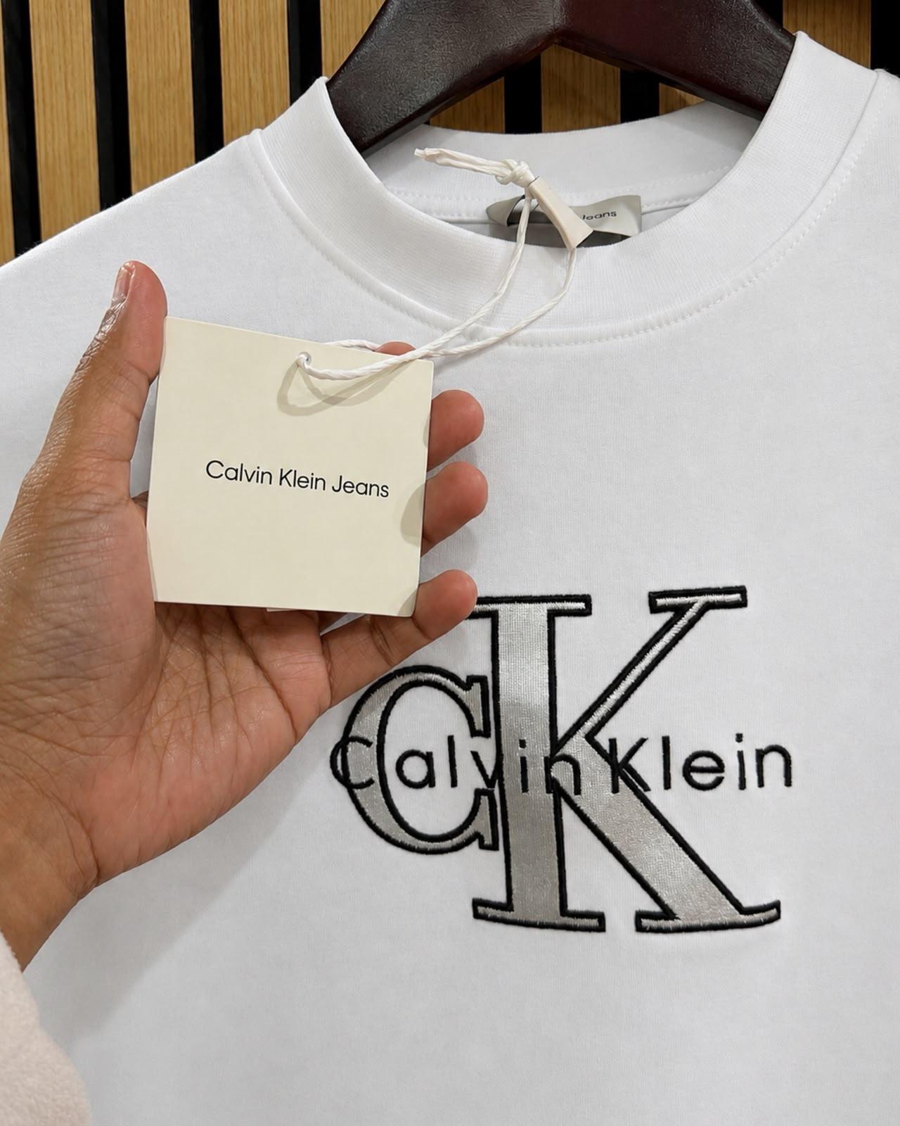 CK Shine Monologo  Brilliant White XL