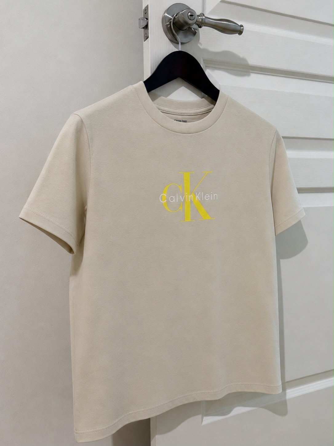 CK Women Hero SS Classic Monologo Shirt in Fog