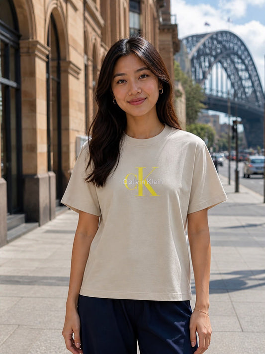 CK Women Hero SS Classic Monologo Shirt in Fog