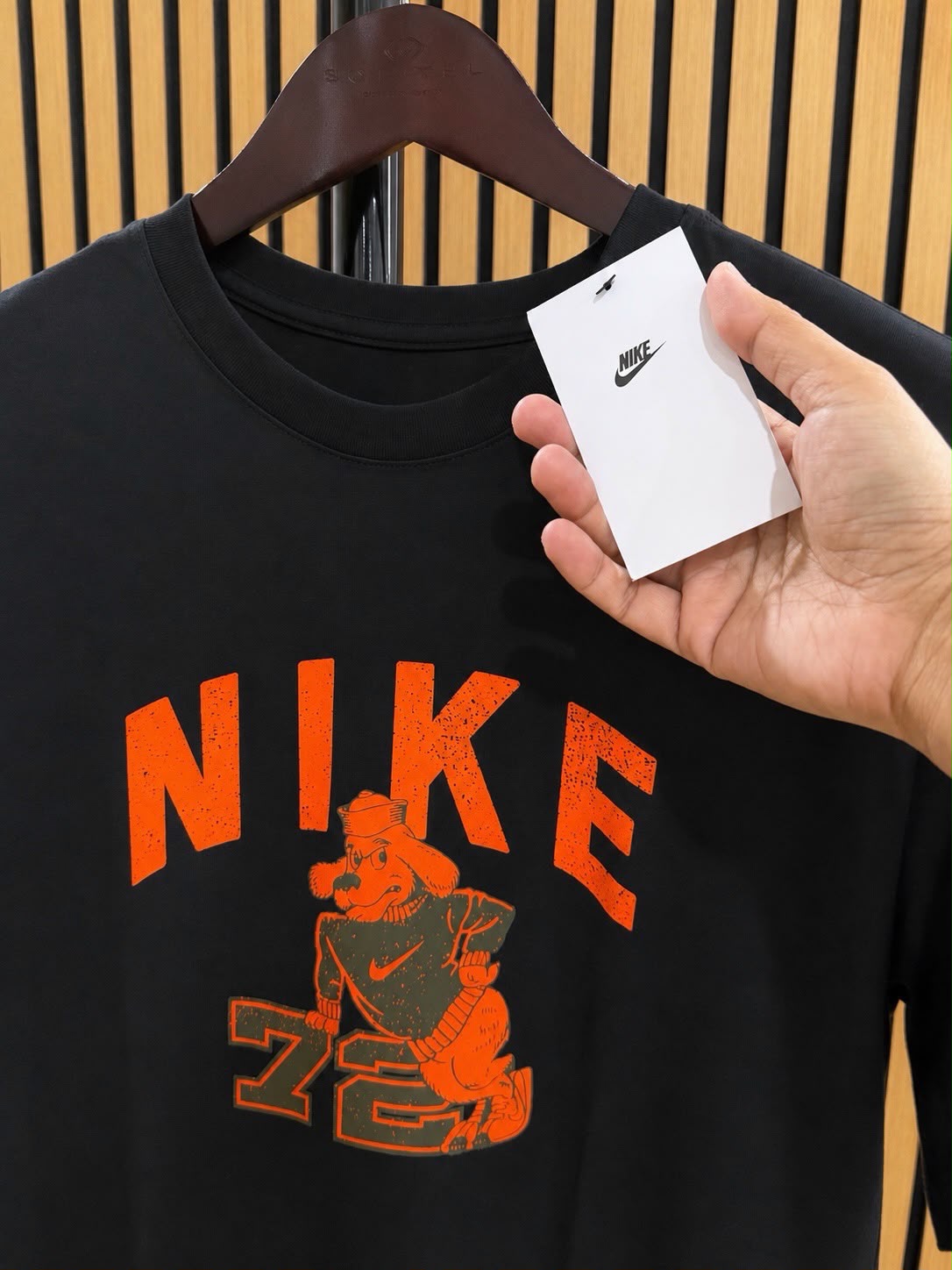 Nike Training Wildcard Graphic Tee in Black Small