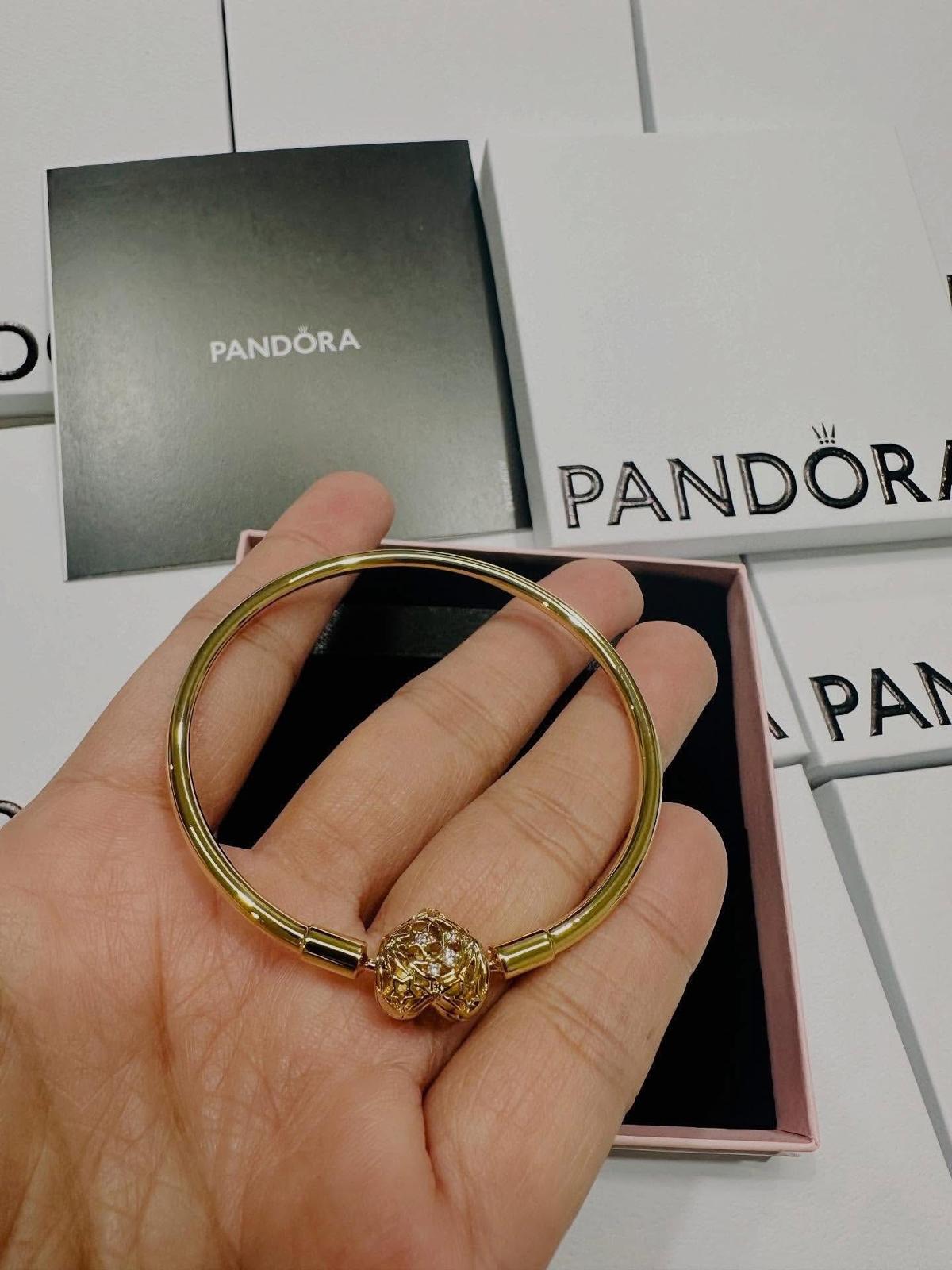 Pandora Celestial Heart Clasp Bangle Gold 17cm