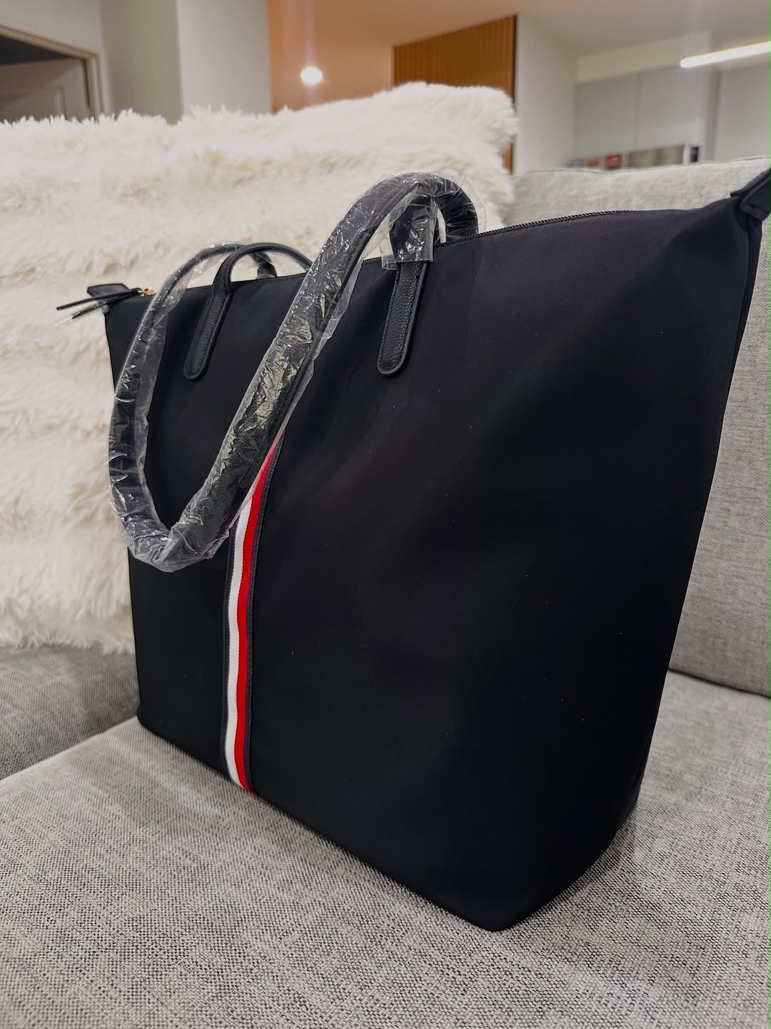 Tommy Hilfiger Women's Darby II Smooth Nylon Tote - Black