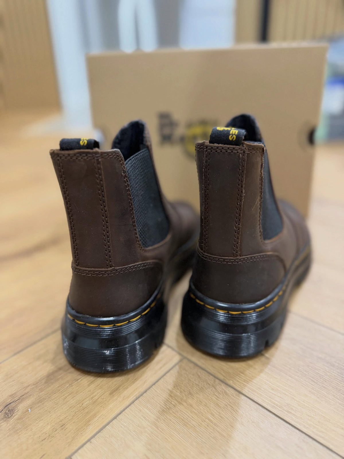 Dr. Martens Unisex Embury Chelsea Boot, Gaucho Crazy Horse M10 W11