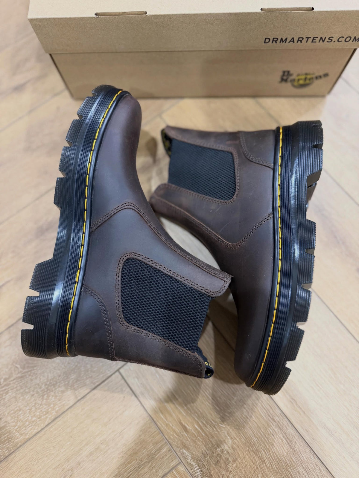 Dr. Martens Unisex Embury Chelsea Boot, Gaucho Crazy Horse M10 W11