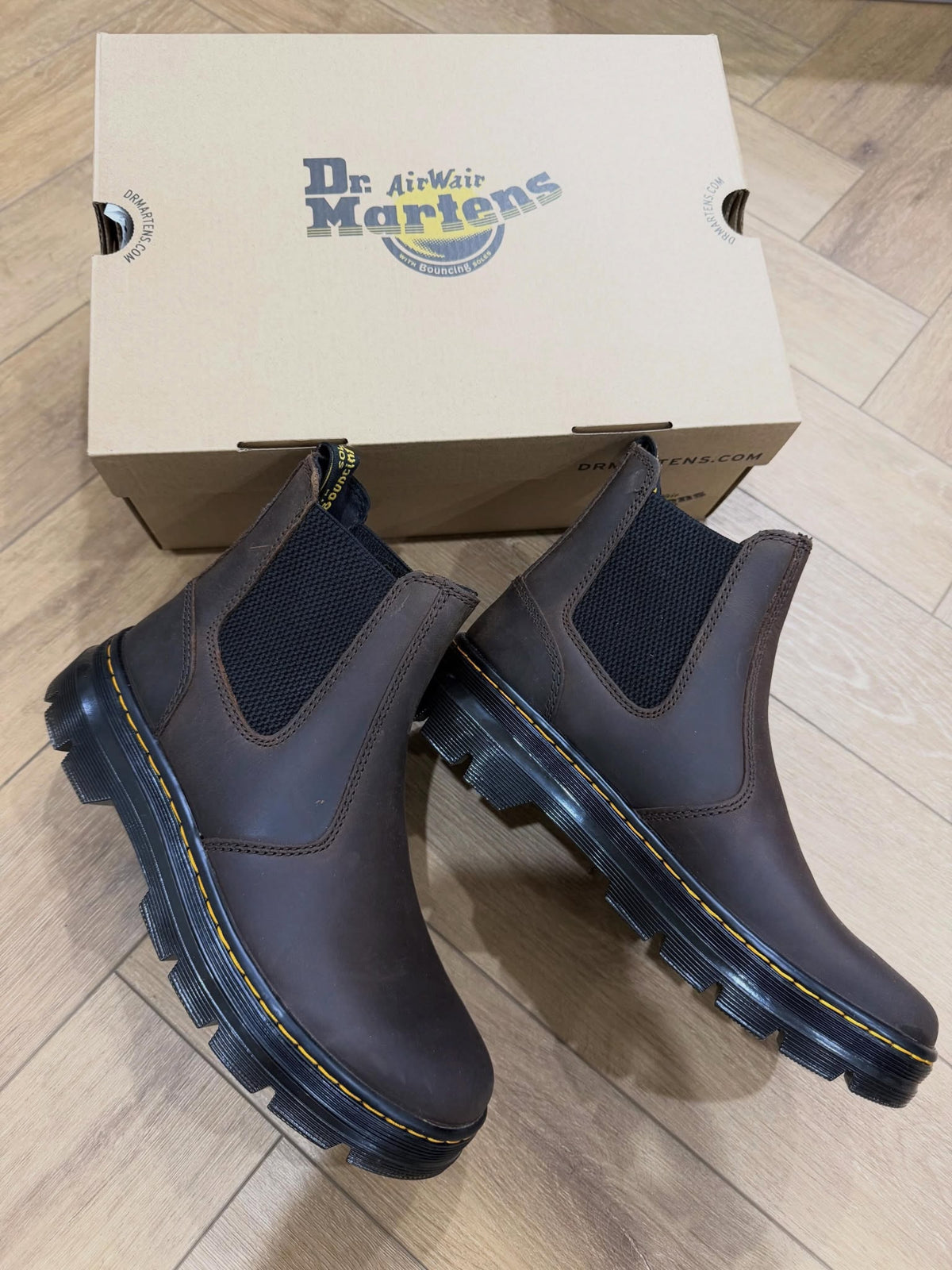 Dr. Martens Unisex Embury Chelsea Boot, Gaucho Crazy Horse M10 W11