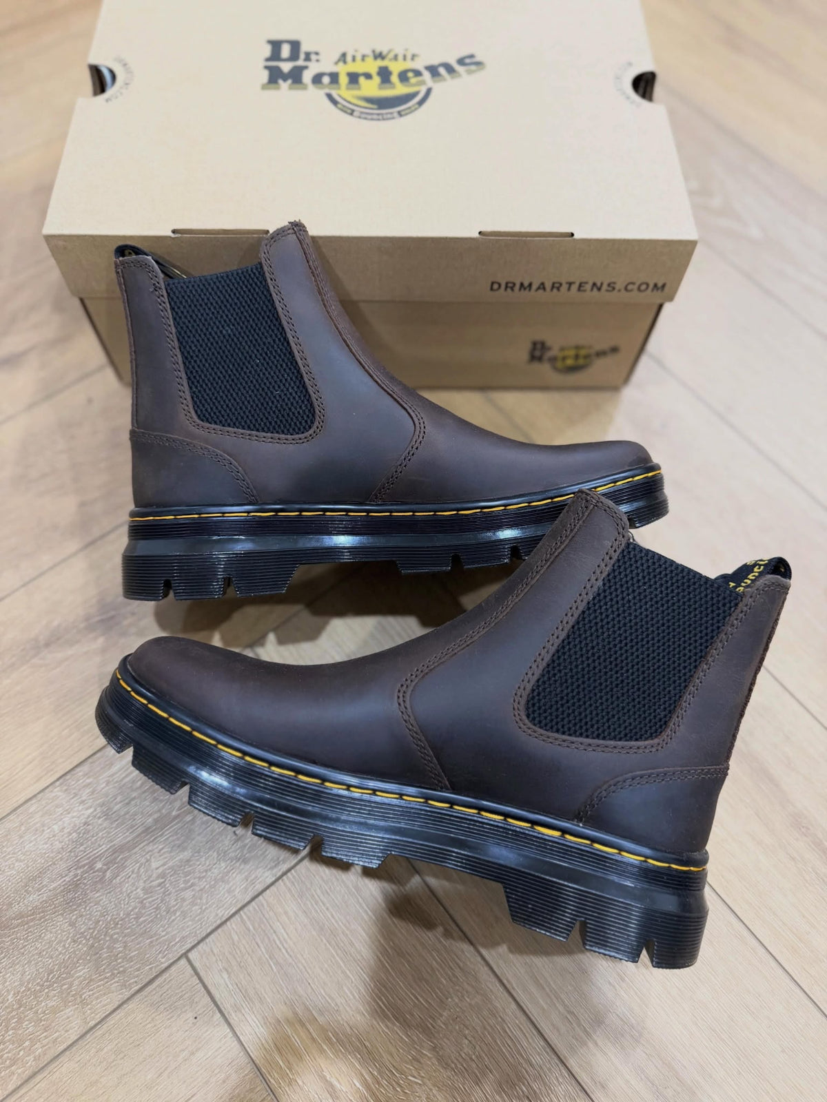 Dr. Martens Unisex Embury Chelsea Boot, Gaucho Crazy Horse M10 W11