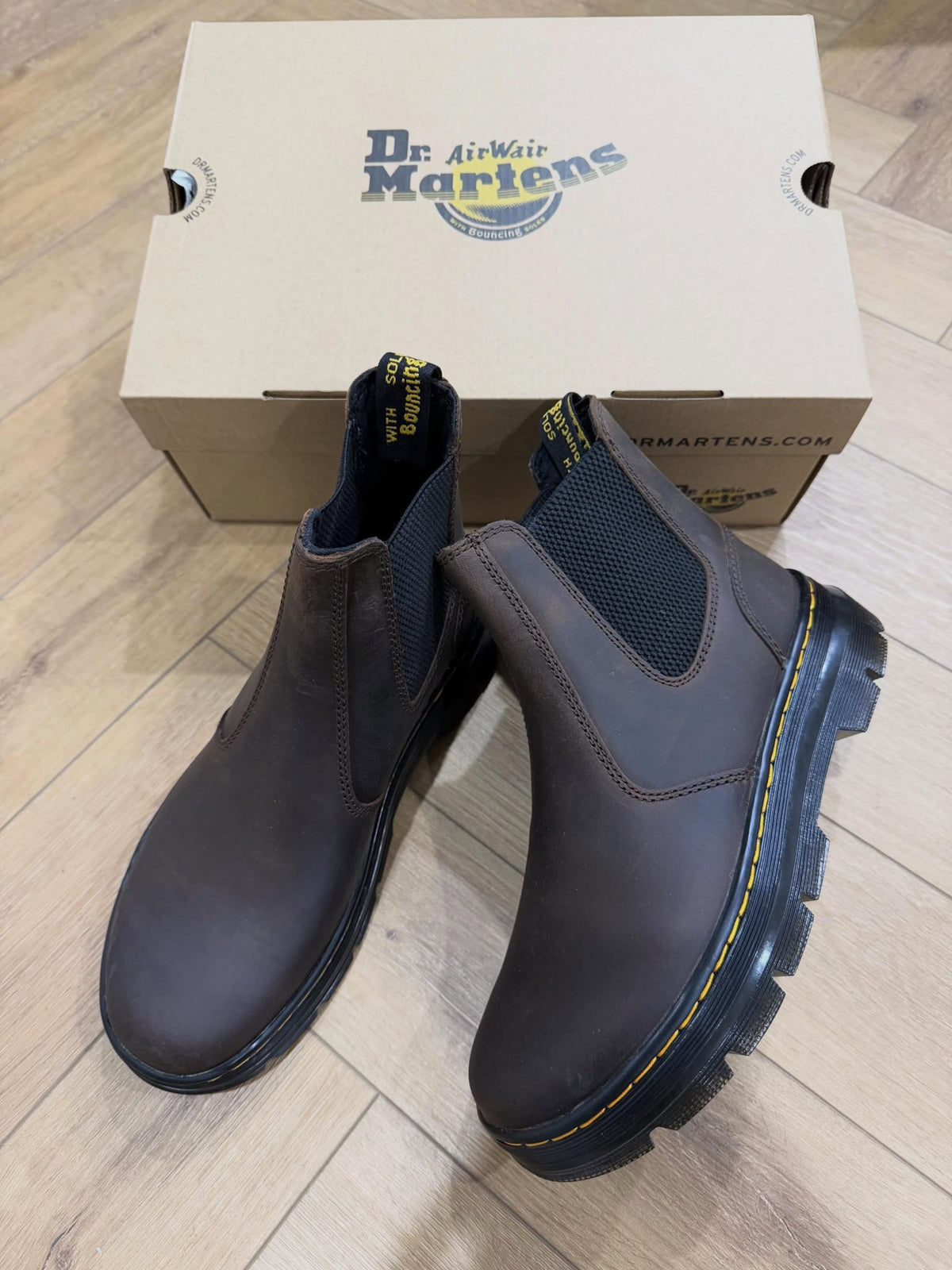 Dr. Martens Unisex Embury Chelsea Boot, Gaucho Crazy Horse M10 W11