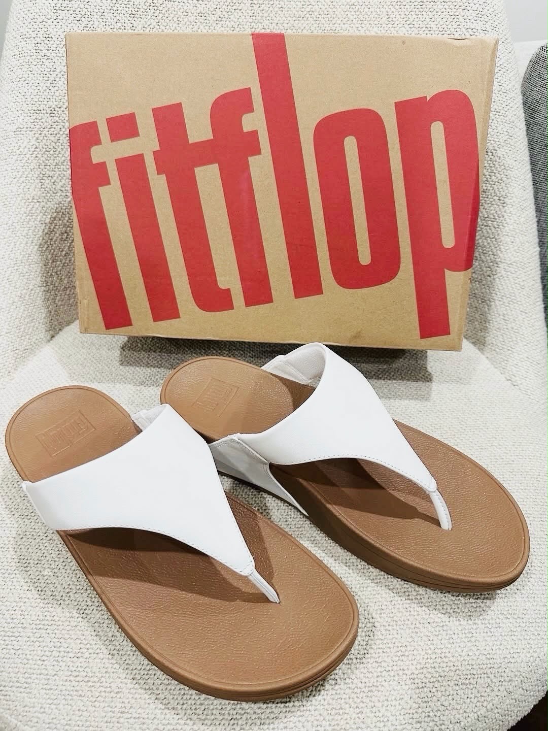 FitFlop Lulu Leather Toe Post Sandals White US8