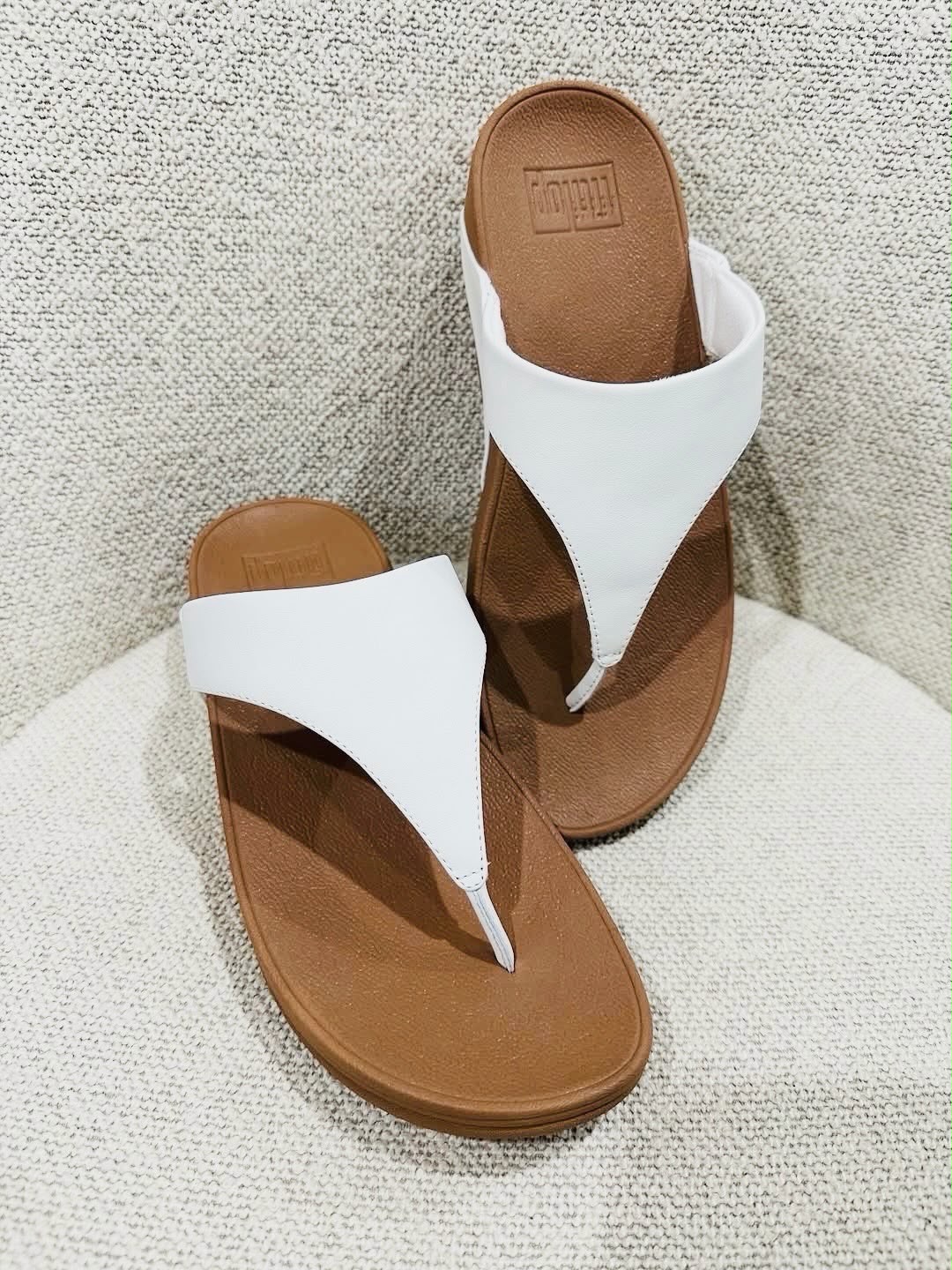 FitFlop Lulu Leather Toe Post Sandals White US8