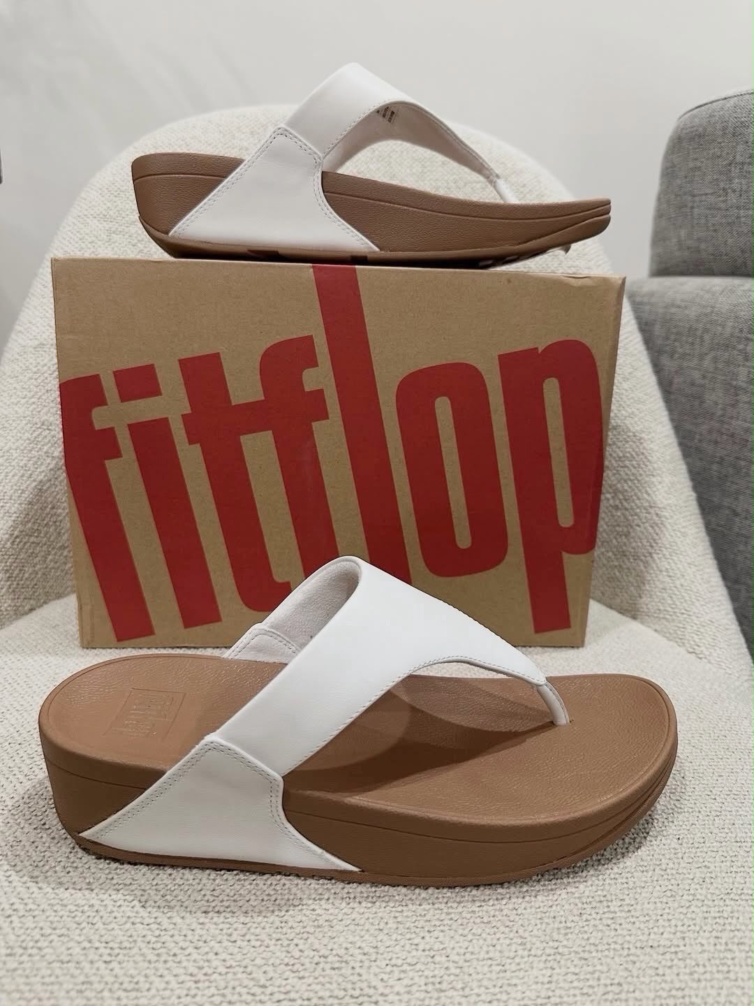 FitFlop Lulu Leather Toe Post Sandals White US8