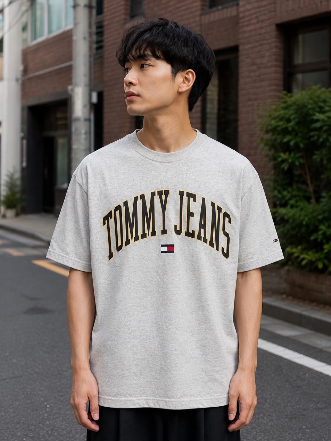 TH Men Arch Tee Classic Fit in Silver Grey Heather Large