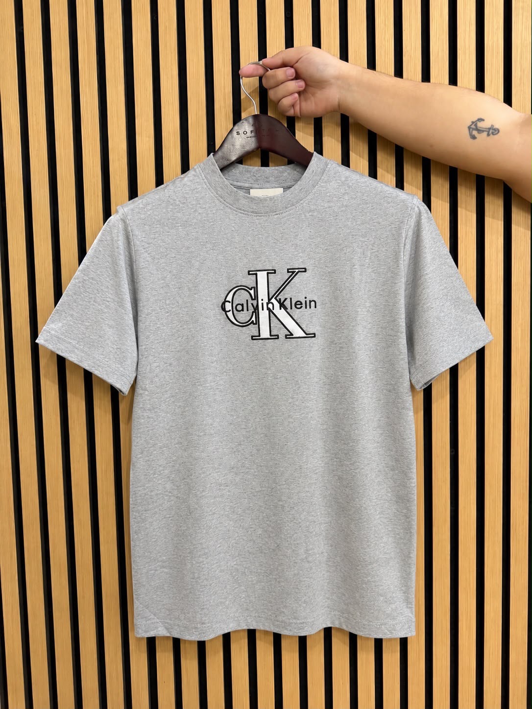 CK Shine Monologo  Brilliant Grey Heather Medium